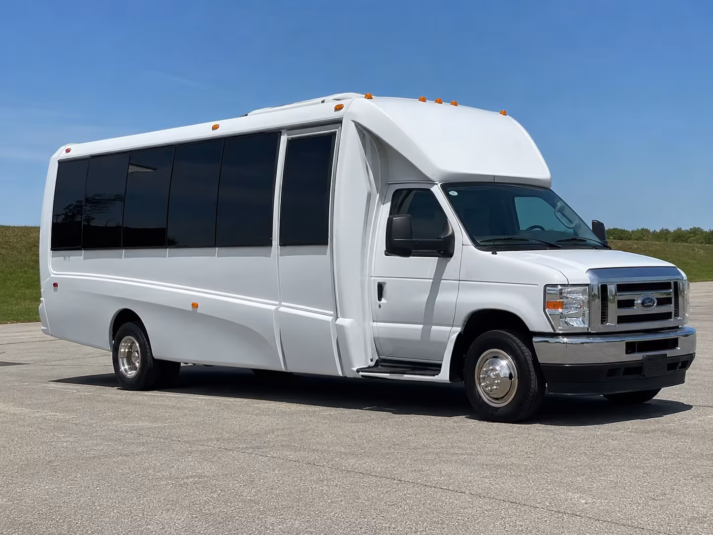 Bloomington Birthday, Sweet 16, & Quinceañera Party Bus Rentals