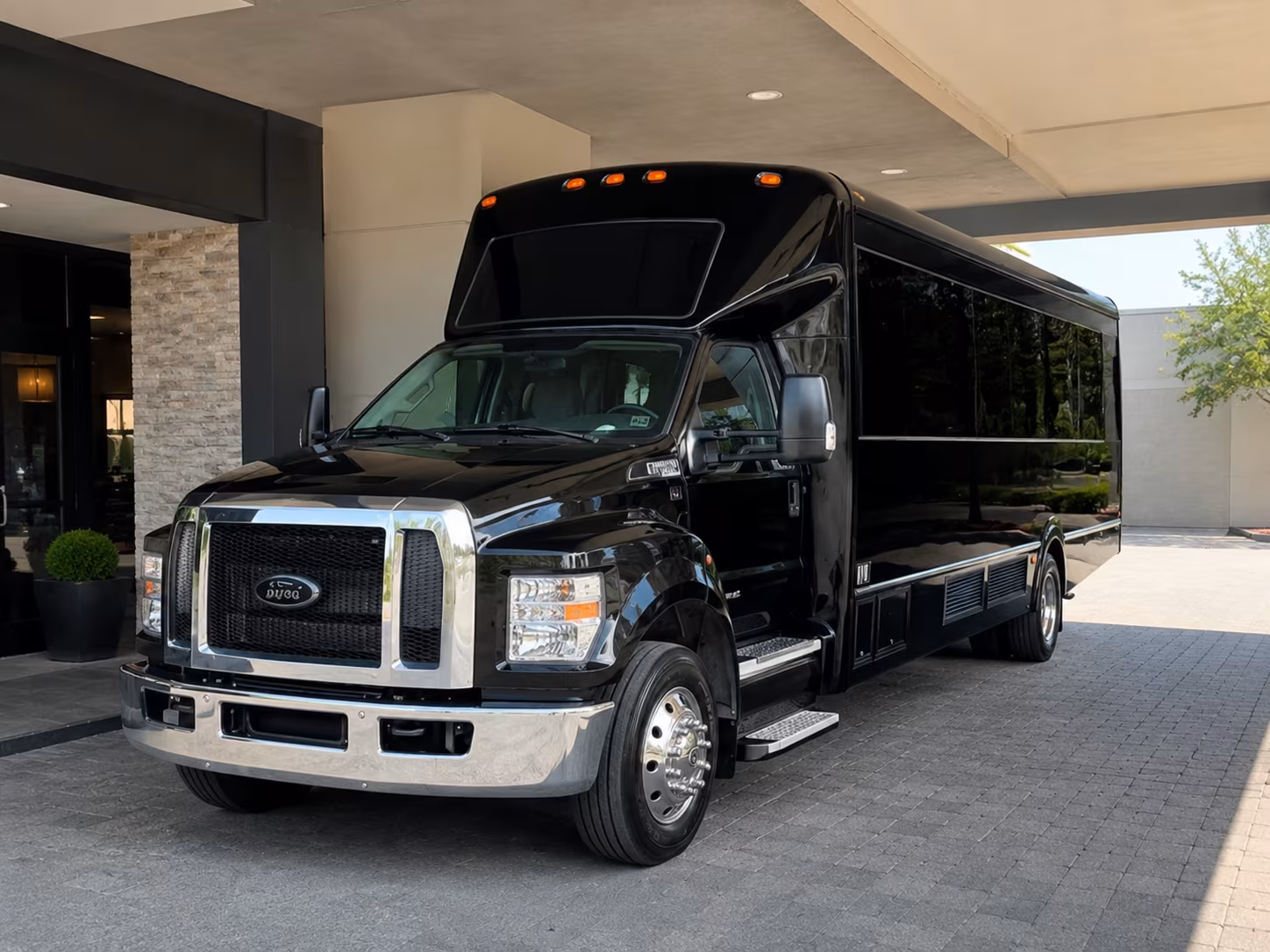 Edina Winery Tour & Pub Crawl Transportation